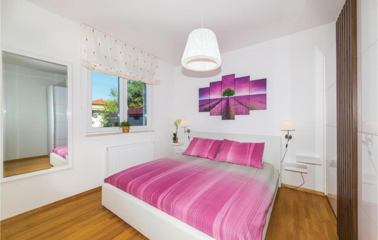 1 Bedroom Stunning Apartment In Kastel Gomilica Kastela Exterior photo
