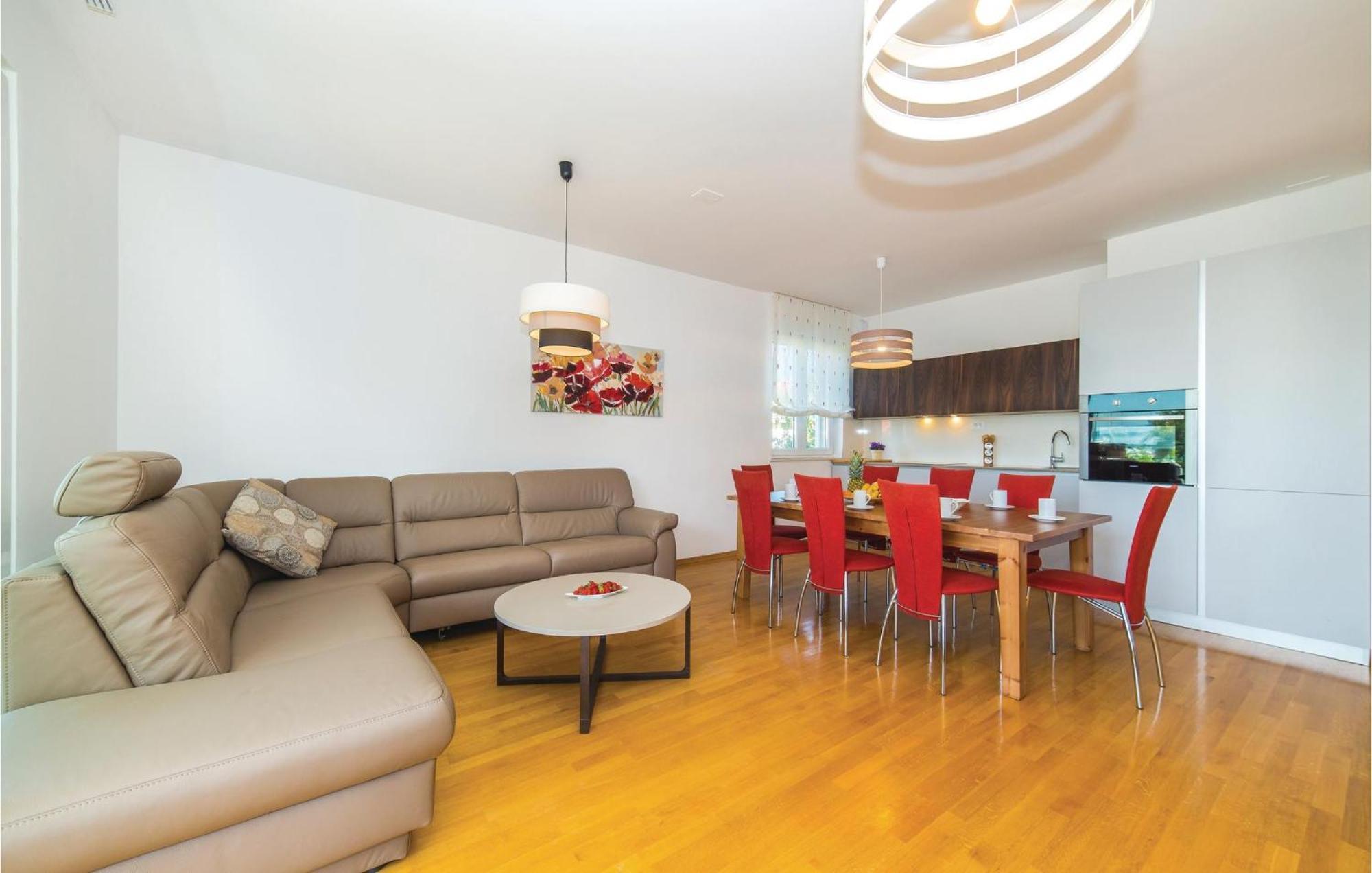 1 Bedroom Stunning Apartment In Kastel Gomilica Kastela Exterior photo