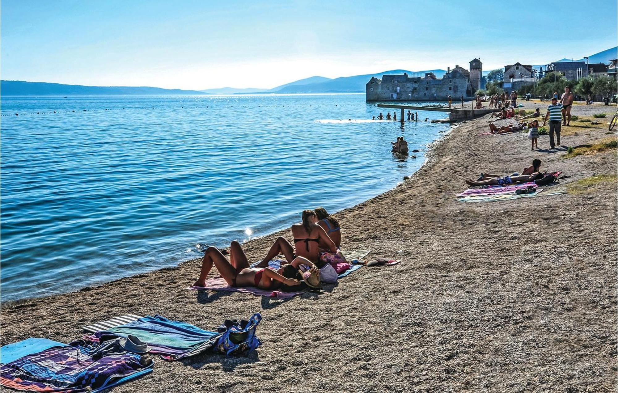 1 Bedroom Stunning Apartment In Kastel Gomilica Kastela Exterior photo